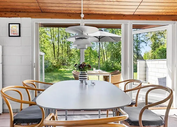 Holiday home 1403-aakirkeby-sortspaettevej-12